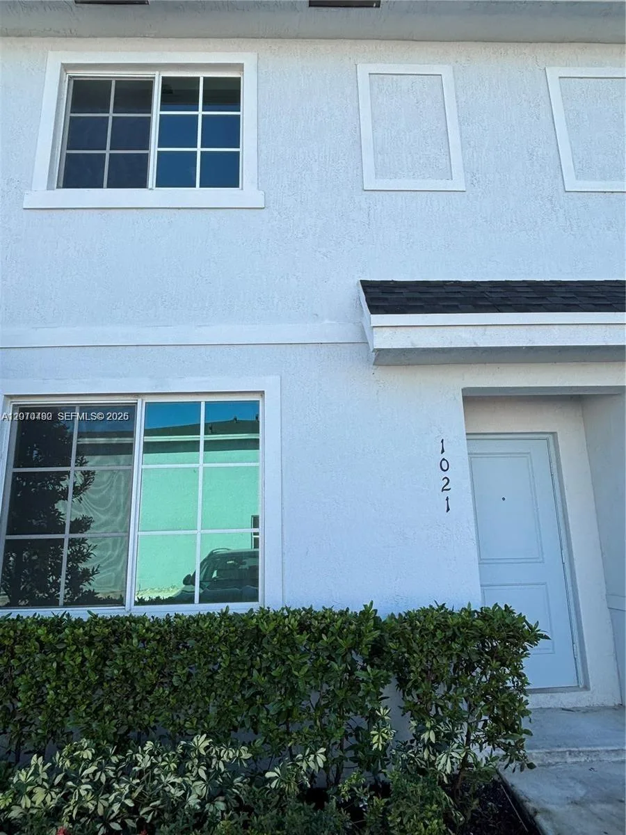 1021 NW 5th St, Florida City, FL 33034