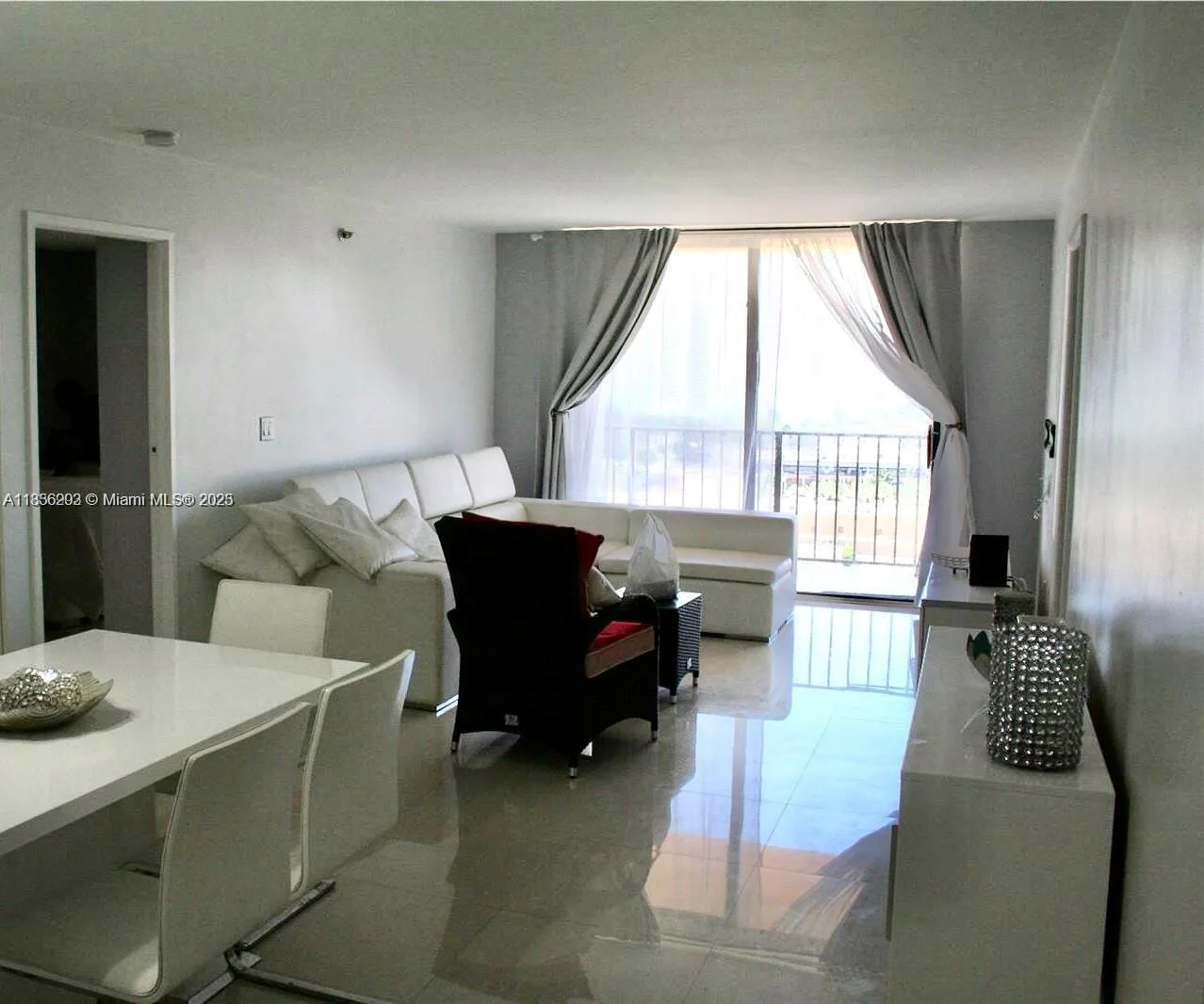 210 174th St # 1506, Sunny Isles Beach, FL 33160 photo 4