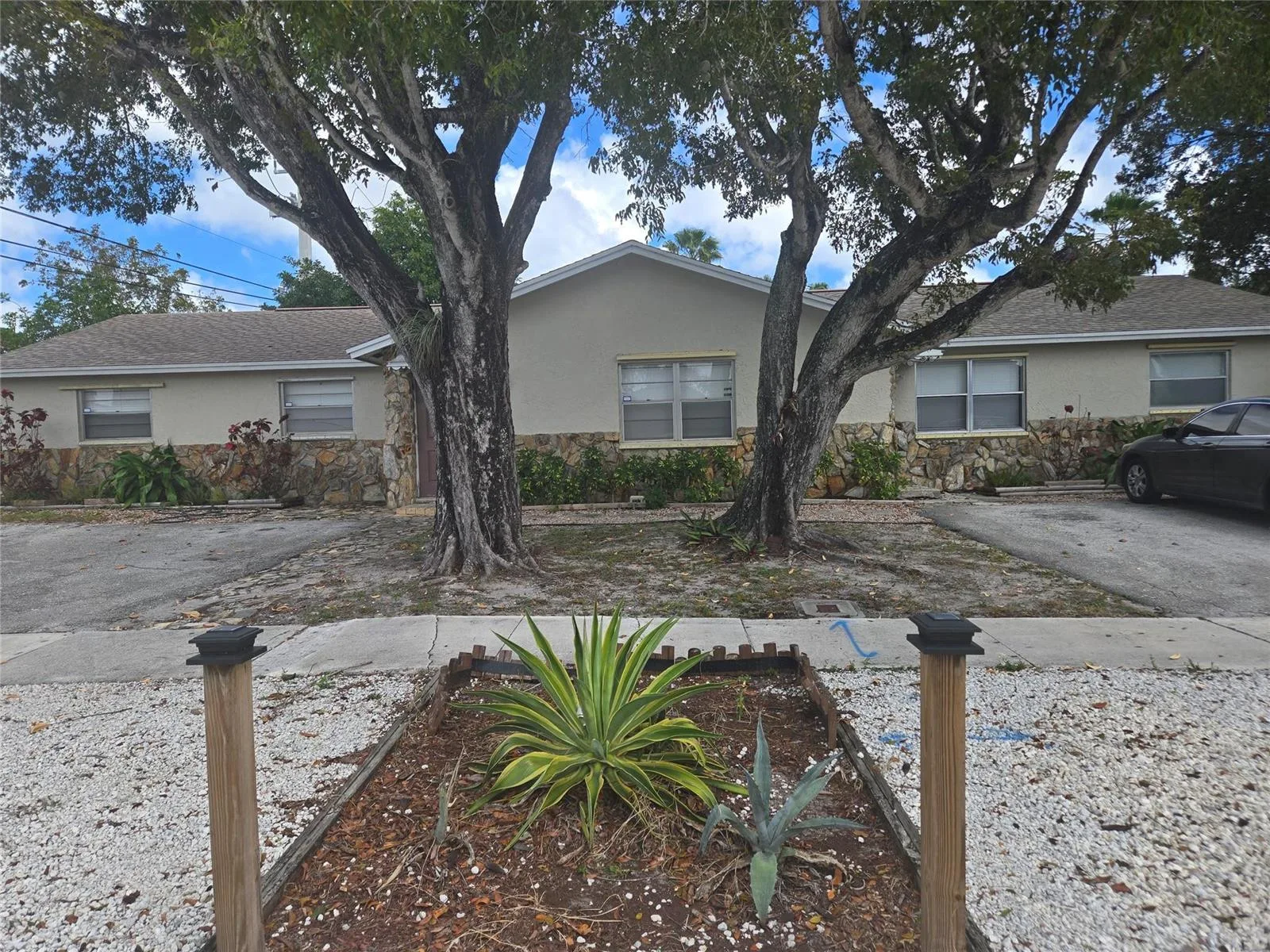296 Alemeda Drive, Palm Springs, FL 33461