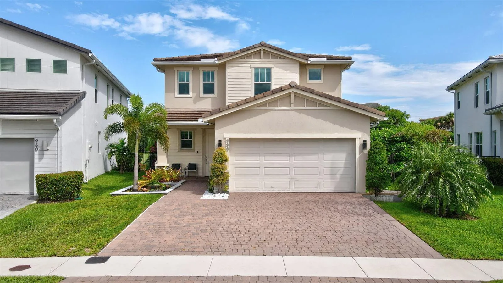 990 Veleiros Boulevard, Lighthouse Point, FL 33064