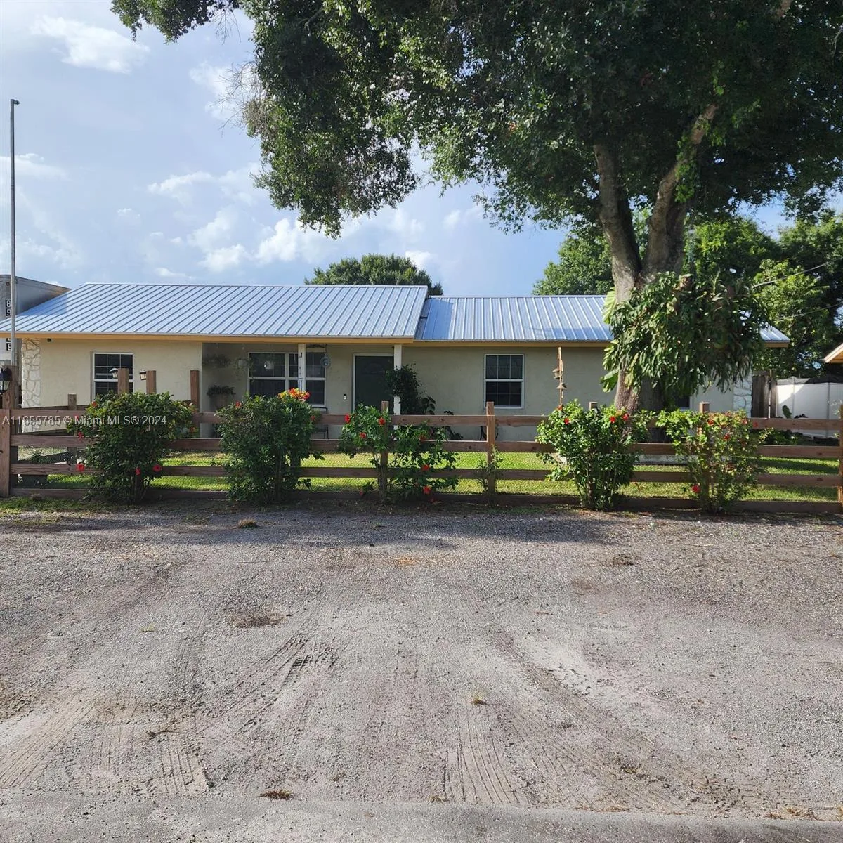 737 NW 21st Lane, Okeechobee, FL 34972