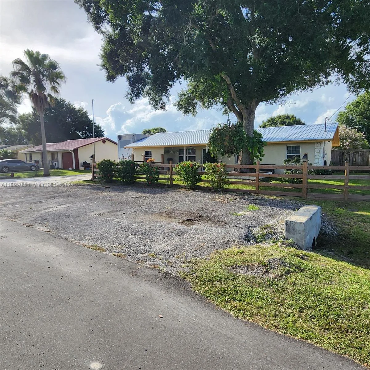 737 NW 21st Lane, Okeechobee, FL 34972 photo 3