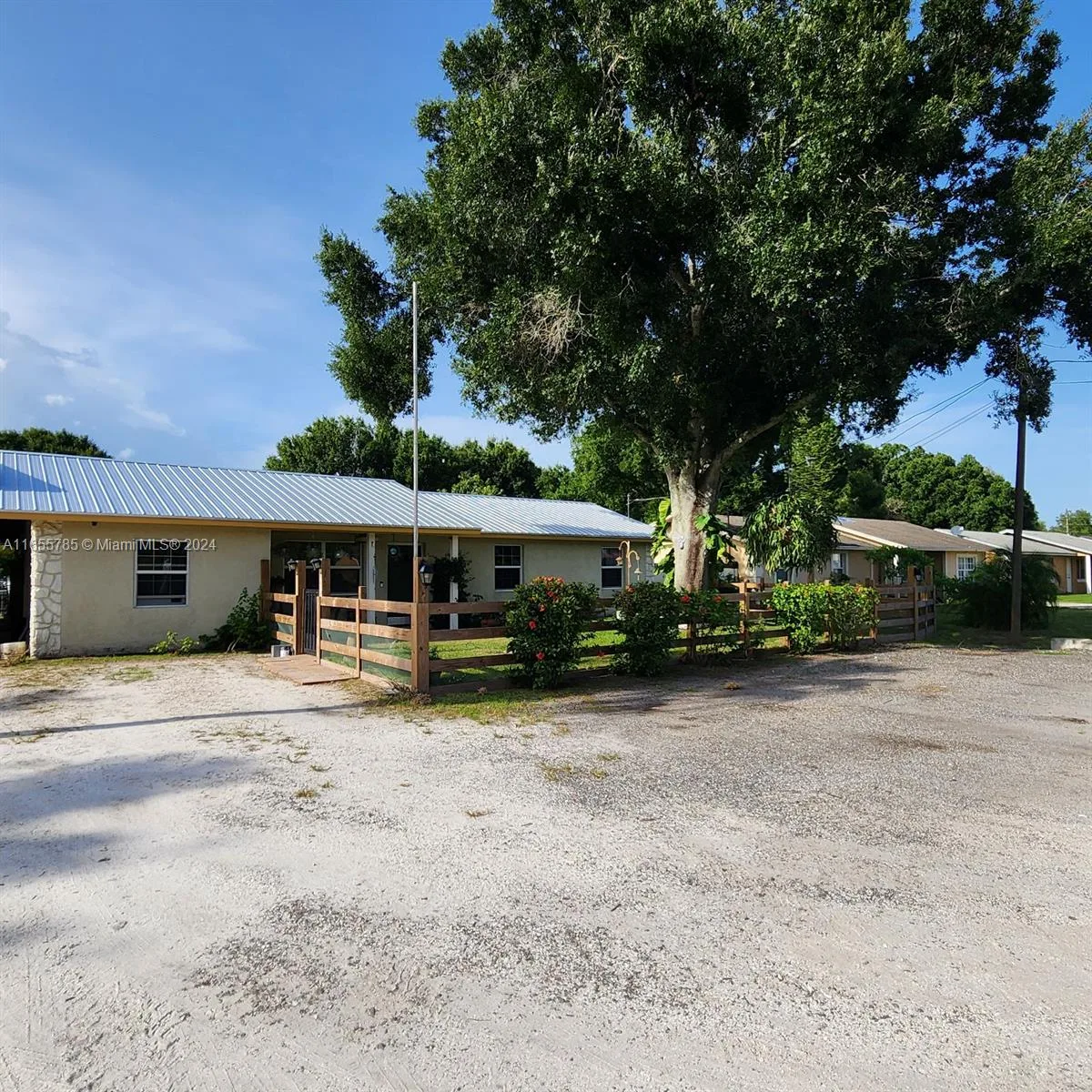 737 NW 21st Lane, Okeechobee, FL 34972 photo 4