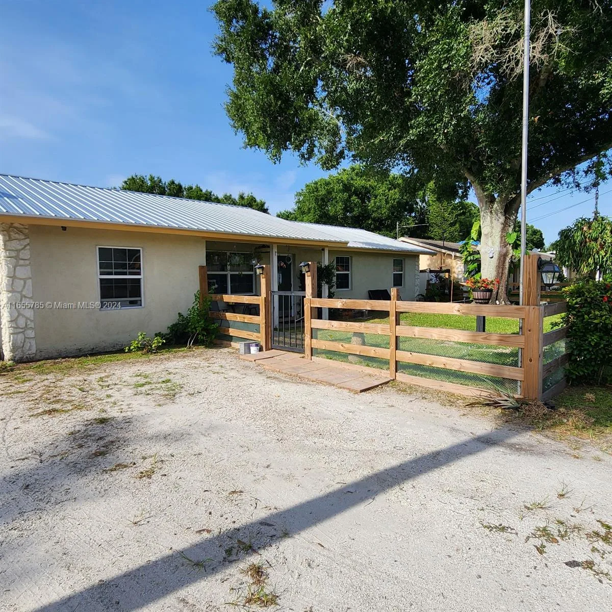 737 NW 21st Lane, Okeechobee, FL 34972 photo 5