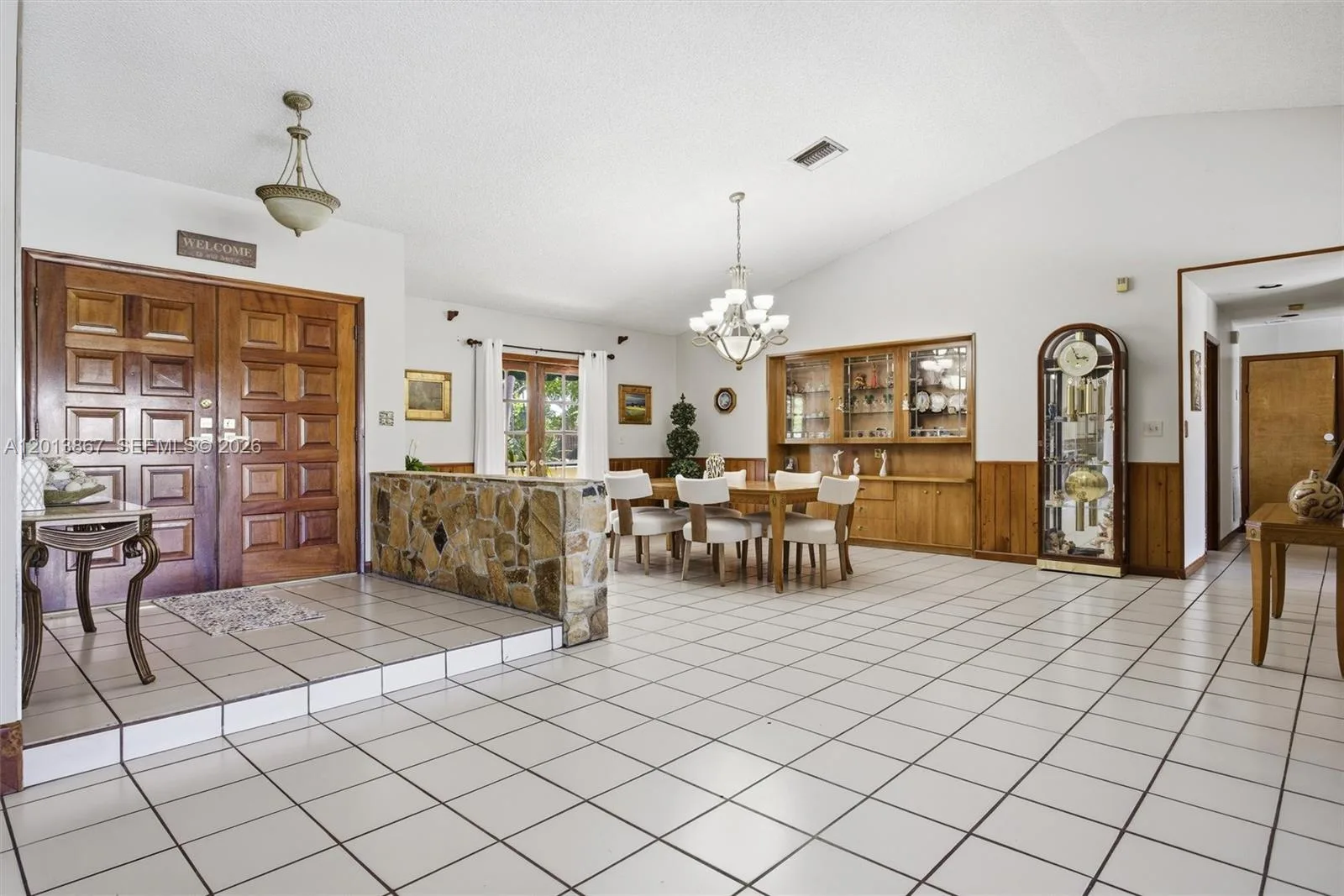 7200 N Oakmont Dr, Hialeah, FL 33015 photo 8