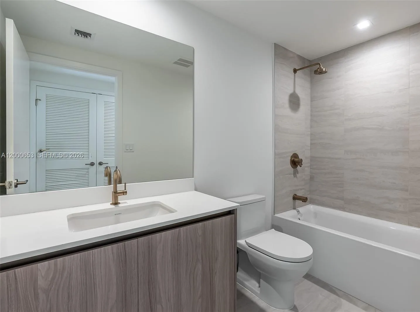 77 SE 5th Street # 2312, Miami, FL 33131 photo 7