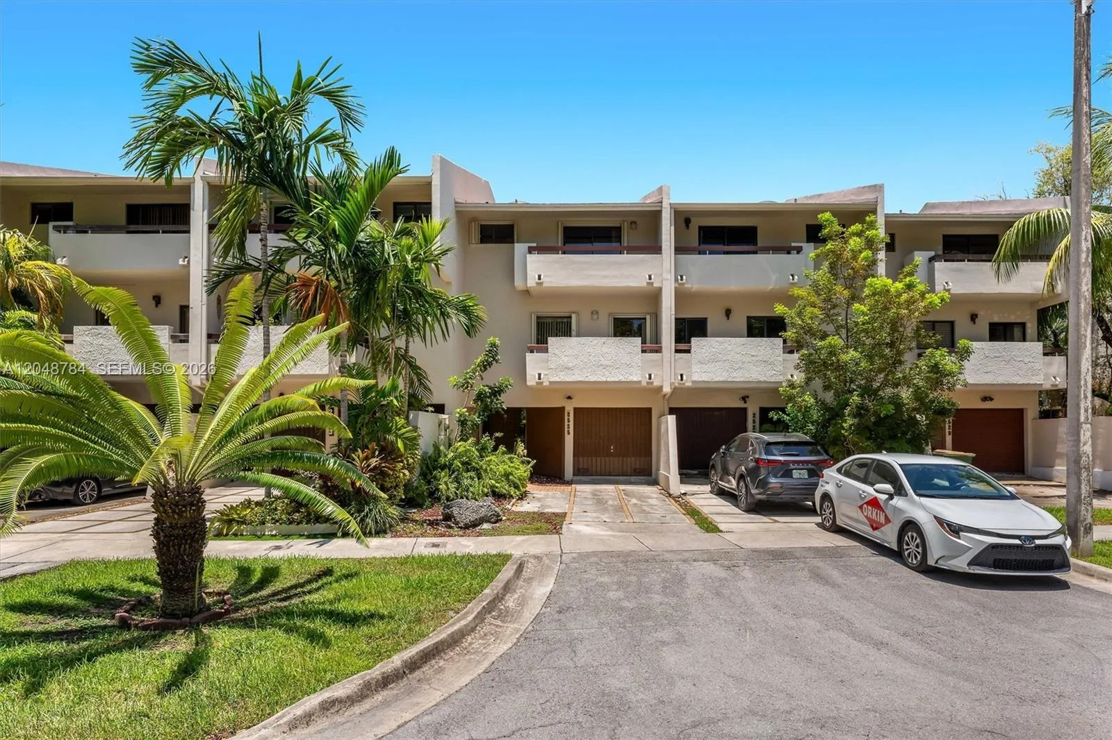 2525 NE 135th St # 2525, North Miami, FL 33181
