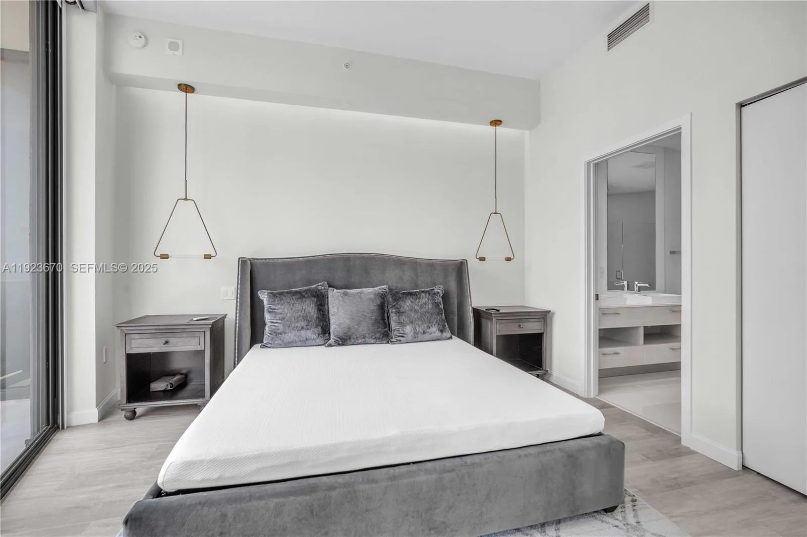55 SW 9th St # 4403, Miami, FL 33130 photo 6