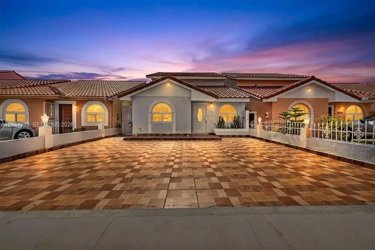 5445 W 27th Lane, Hialeah, FL 33016