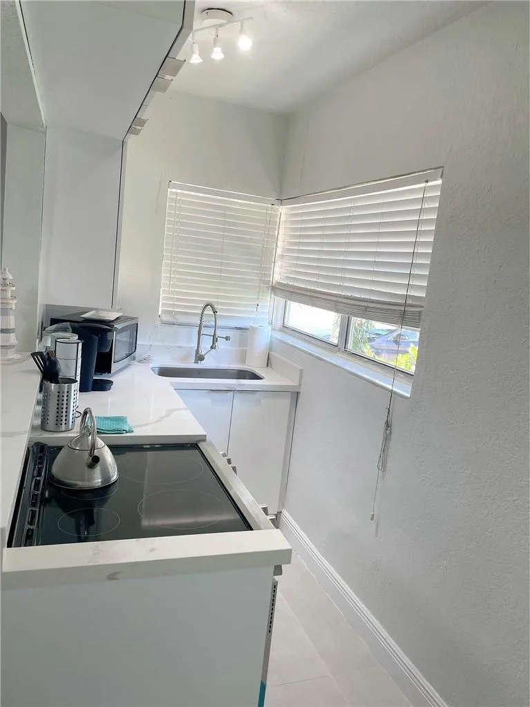 17 NE 9th Avenue # 2, Fort Lauderdale, FL 33301 photo 4