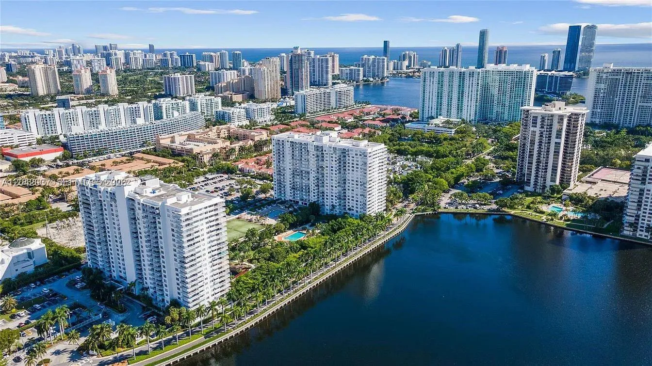 2801 NE 183rd St # 1016W, Aventura, FL 33160