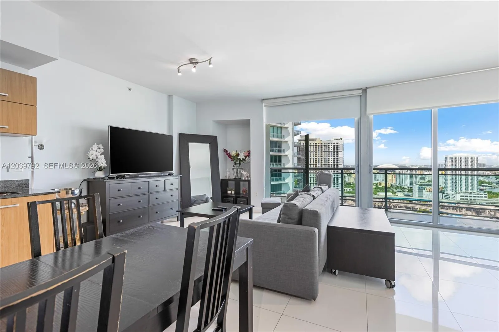 350 S Miami Ave # 2815, Miami, FL 33130 photo 3