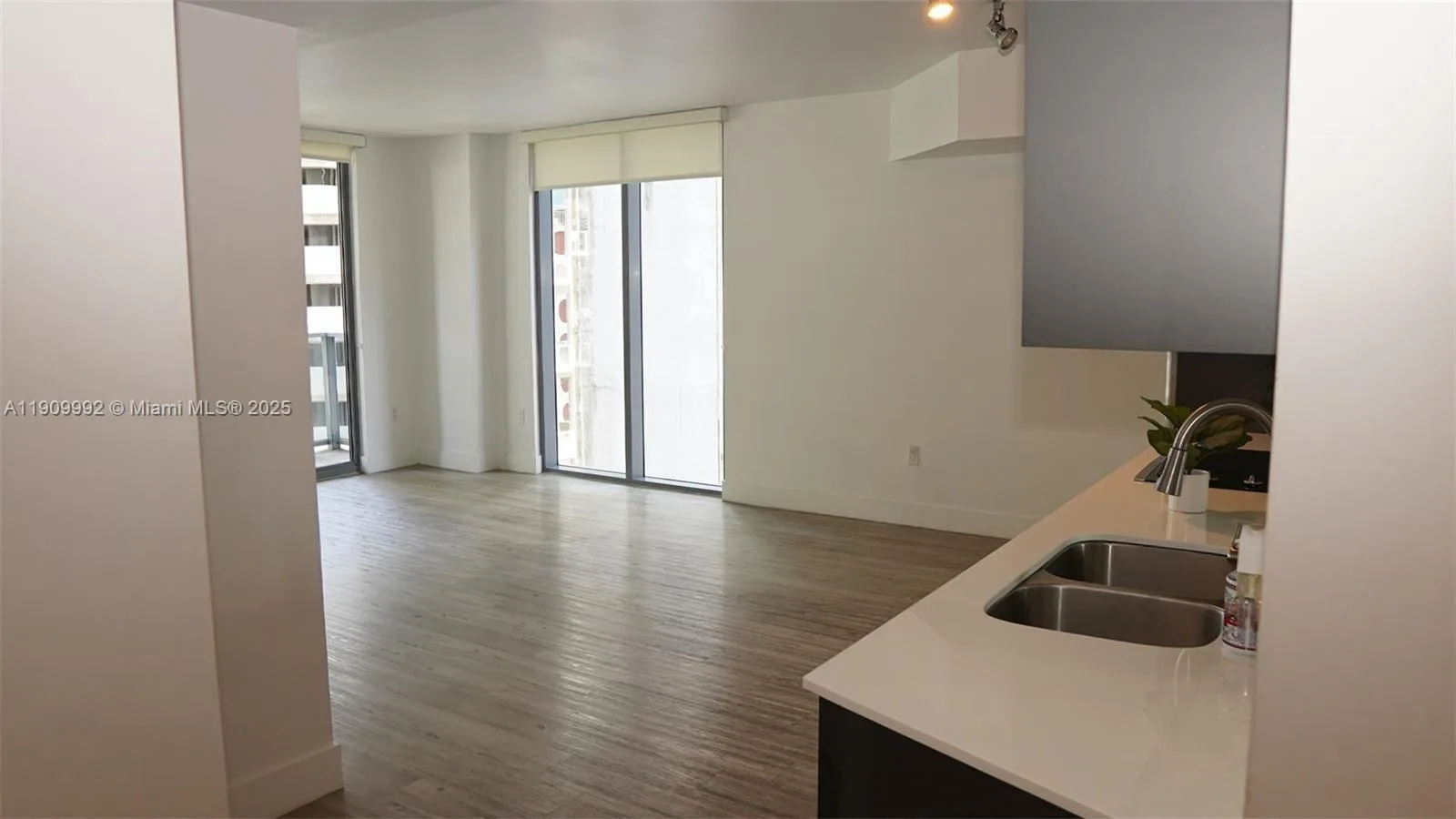31 SE 6th St # 1108, Miami, FL 33131 photo 10
