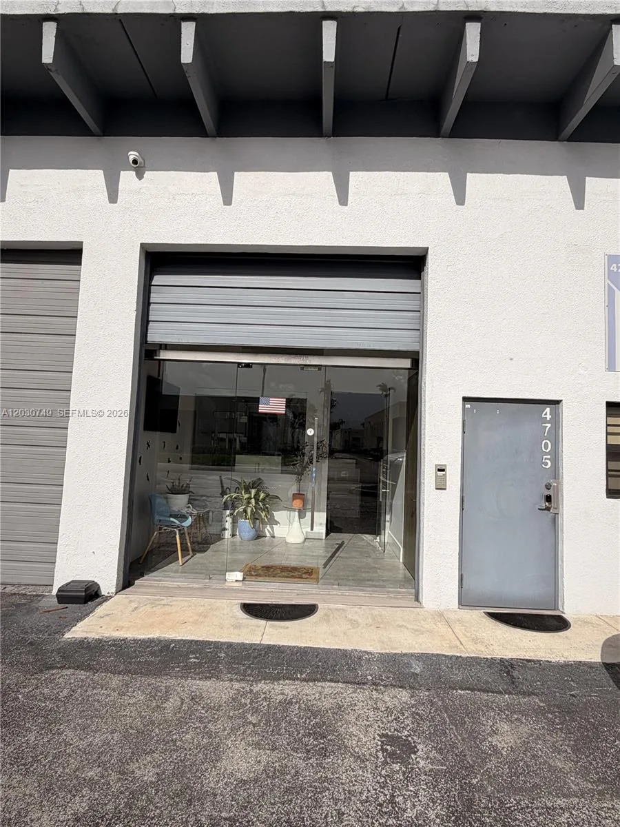 4705 SW 74th Ave, Miami, FL 33155