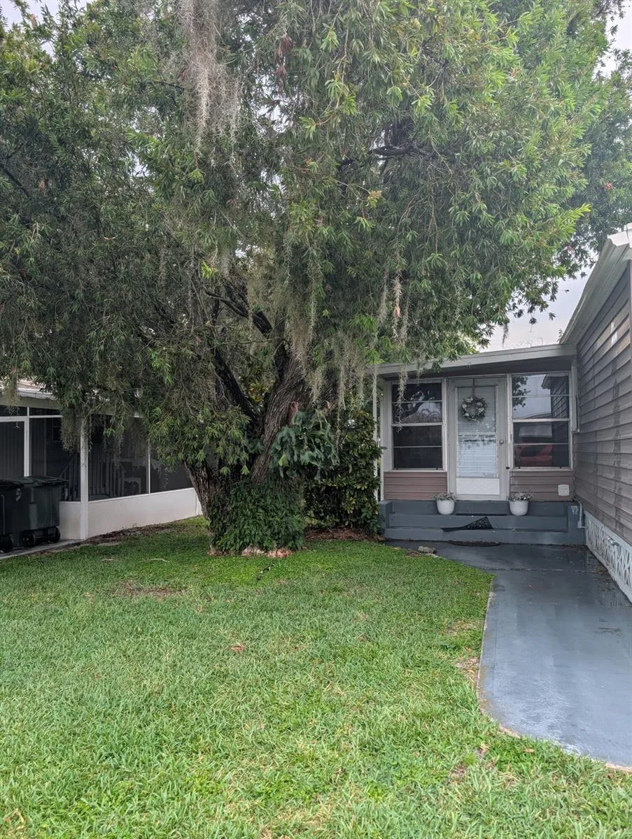 32 Manor Drive, Fort Pierce, FL 34982 photo 3
