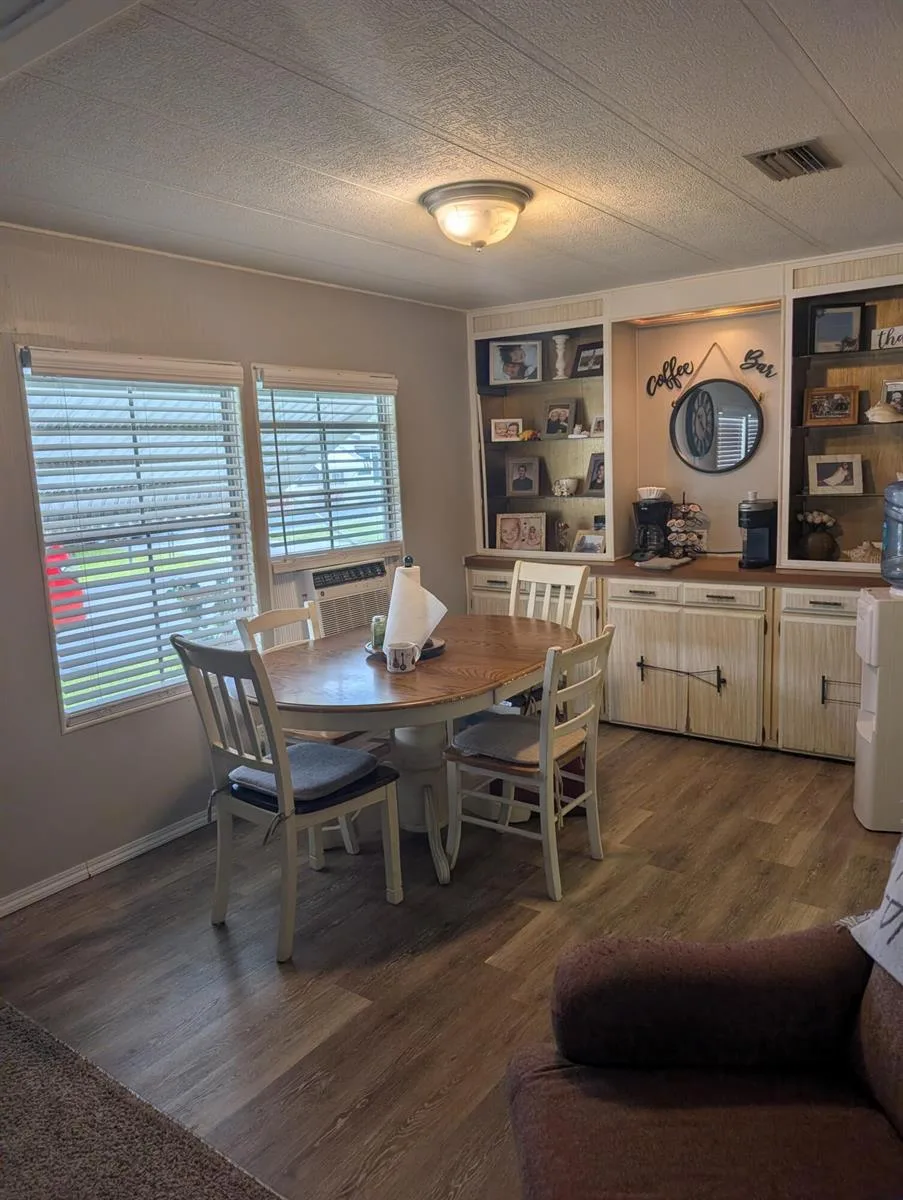 32 Manor Drive, Fort Pierce, FL 34982 photo 8