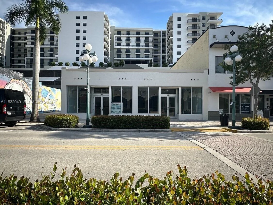 2020 Harrison St, Hollywood, FL 33020 photo 2