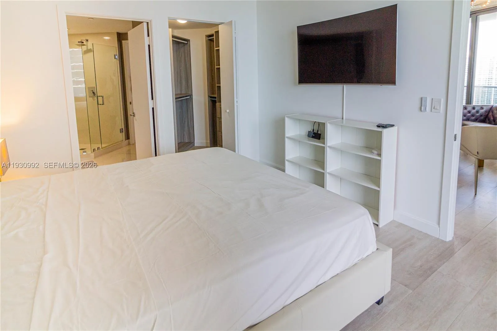 45 SW 9th St # 3601, Miami, FL 33130 photo 11