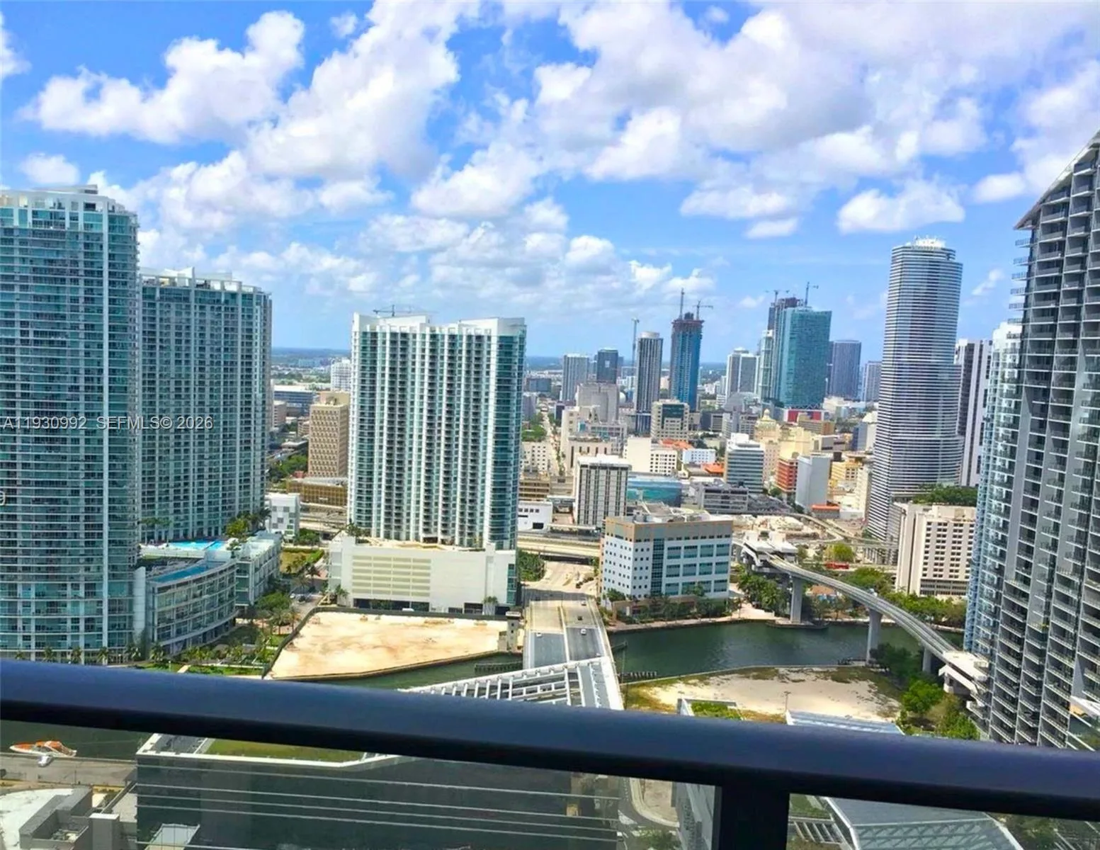 45 SW 9th St # 3601, Miami, FL 33130 photo 3