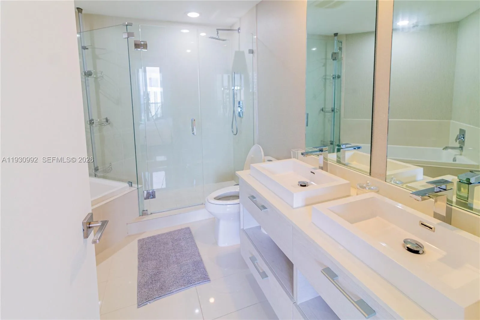 45 SW 9th St # 3601, Miami, FL 33130 photo 8