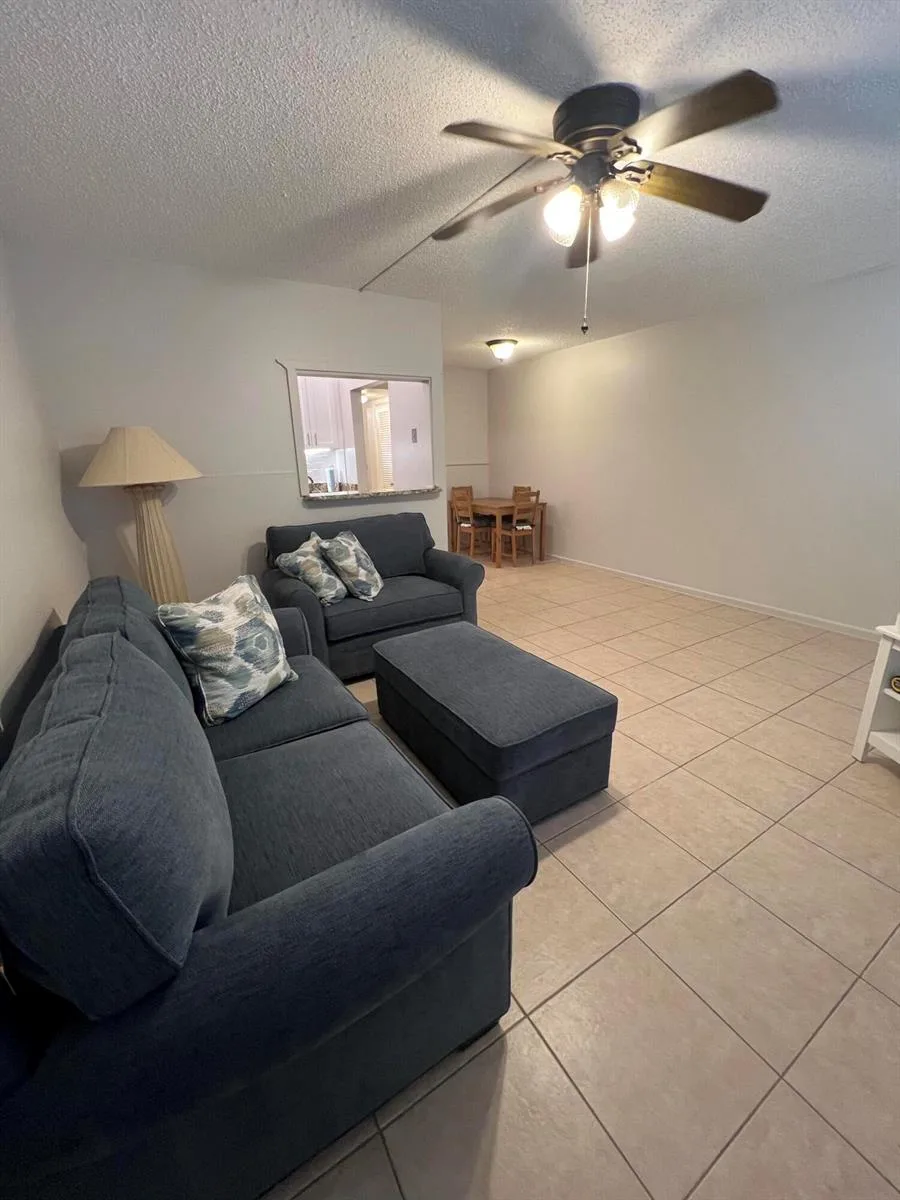 31 WESTBURY B Circle # 31, Deerfield Beach, FL 33442 photo 3
