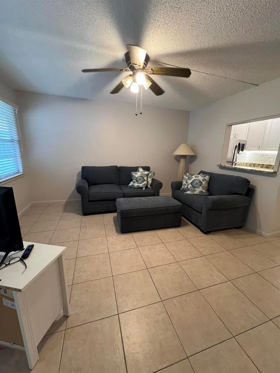 31 WESTBURY B Circle # 31, Deerfield Beach, FL 33442 photo 4