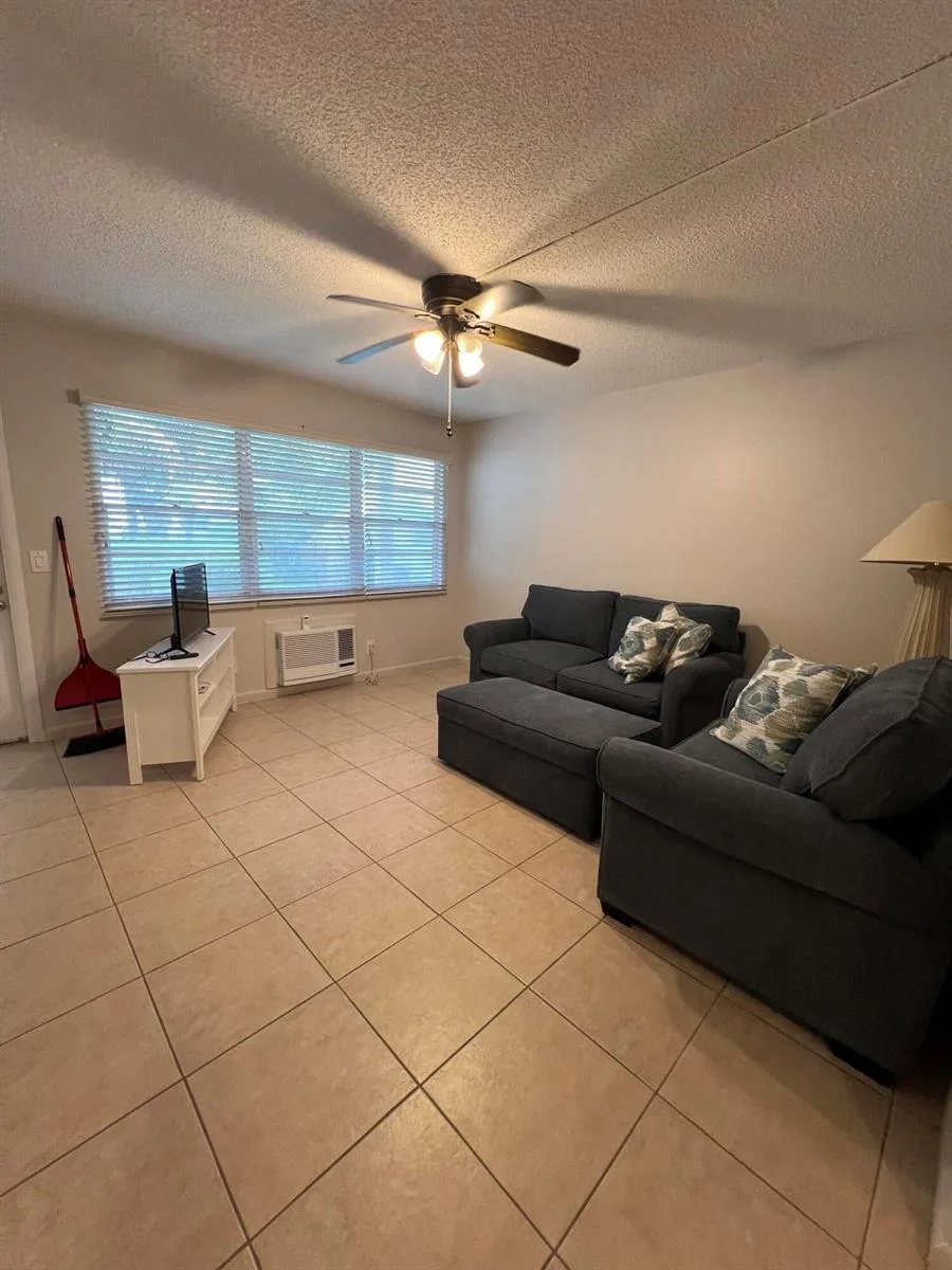 31 WESTBURY B Circle # 31, Deerfield Beach, FL 33442 photo 5