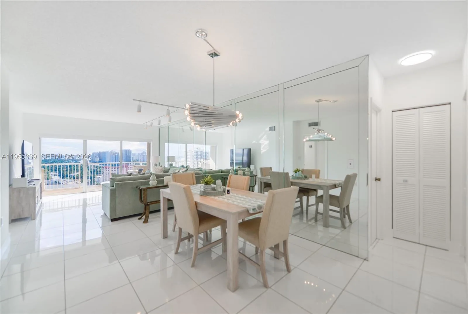 1985 S Ocean Dr # 22L, Hallandale Beach, FL 33009 photo 2