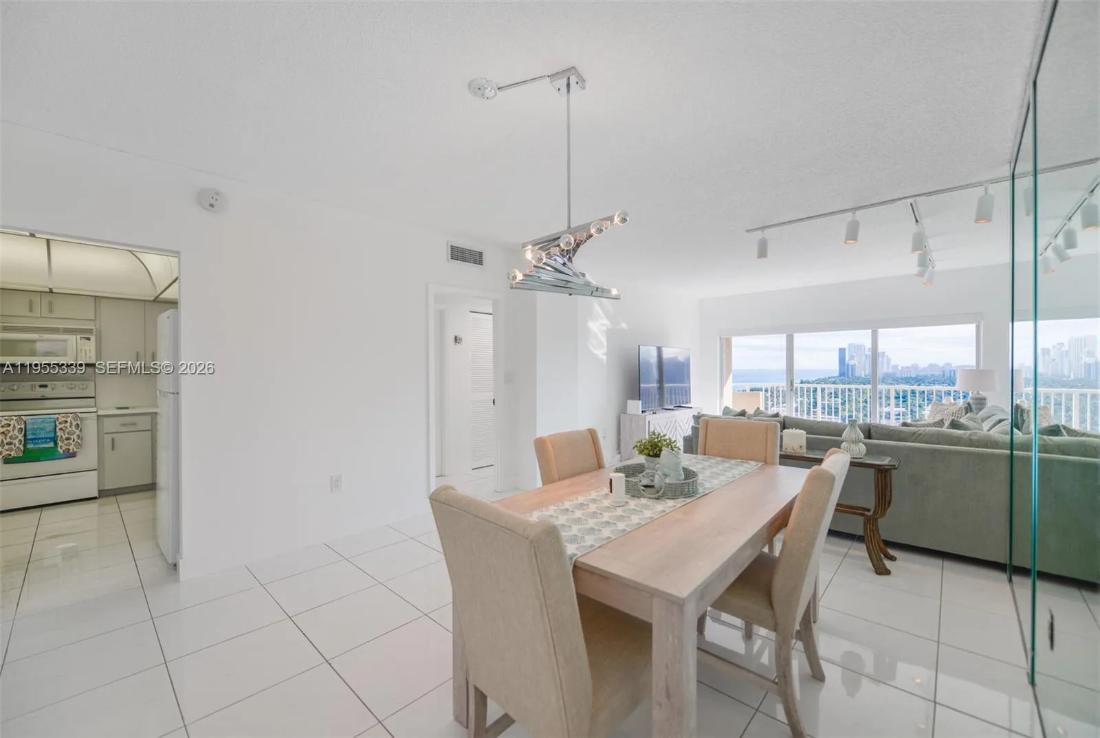 1985 S Ocean Dr # 22L, Hallandale Beach, FL 33009 photo 3