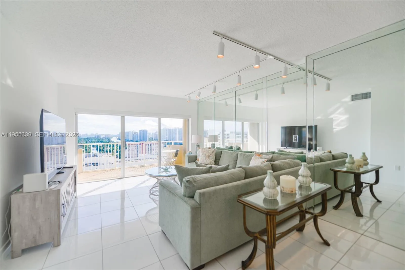 1985 S Ocean Dr # 22L, Hallandale Beach, FL 33009 photo 4