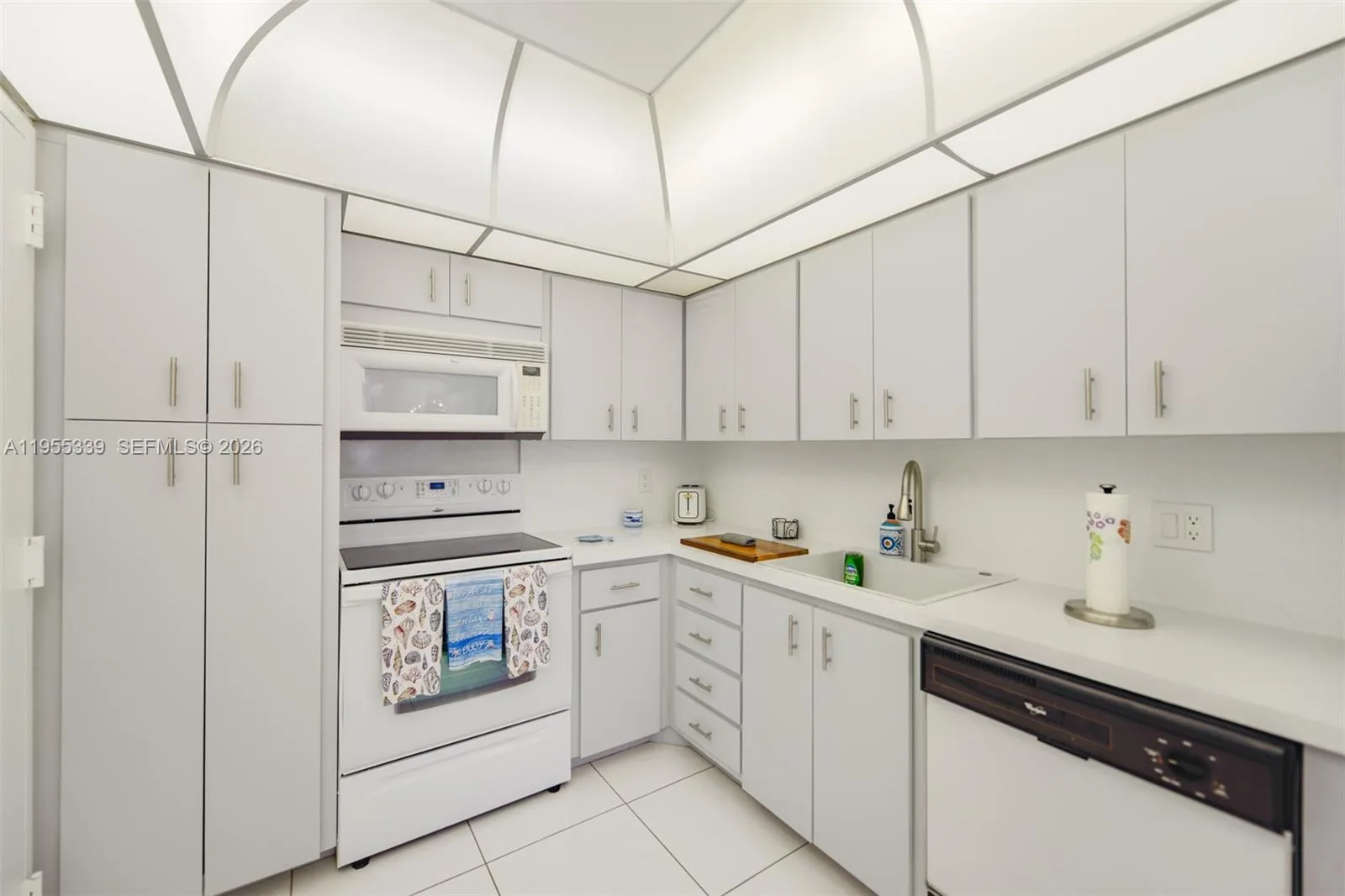 1985 S Ocean Dr # 22L, Hallandale Beach, FL 33009 photo 9