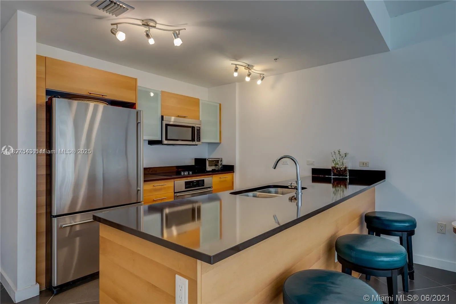 3301 NE 1st Ave # H2009, Miami, FL 33137 photo 3