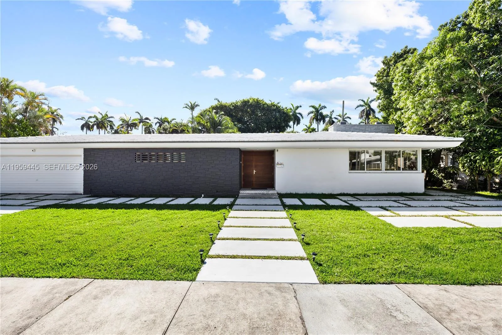 1040 NE 86th St, Miami, FL 33138 photo 2