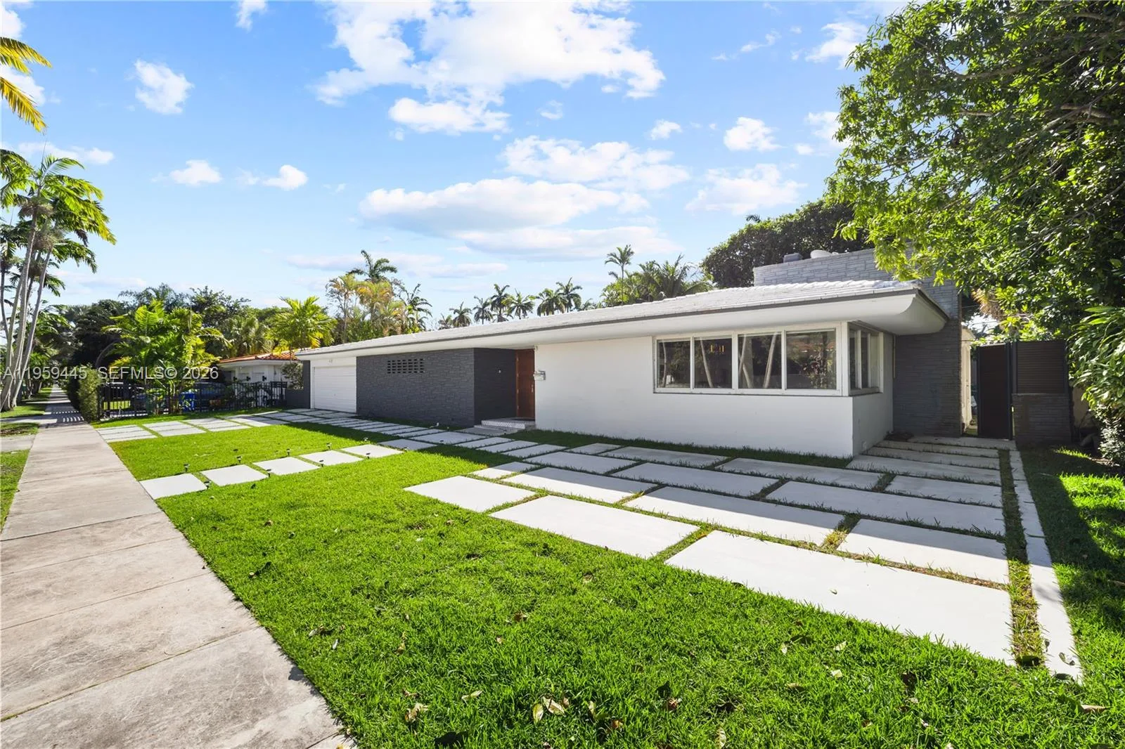 1040 NE 86th St, Miami, FL 33138 photo 3