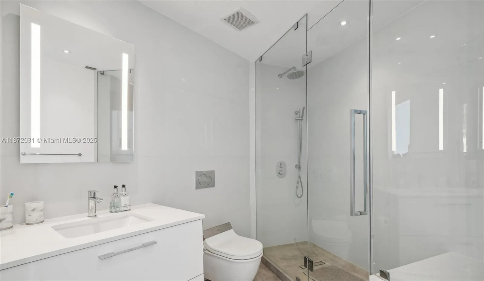 300 S Pointe Dr # 3502, Miami Beach, FL 33139 photo 12