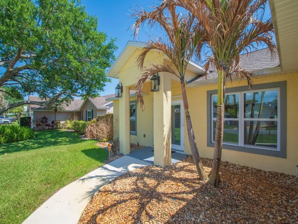 1330 38th Avenue, Vero Beach, FL 32960 photo 3