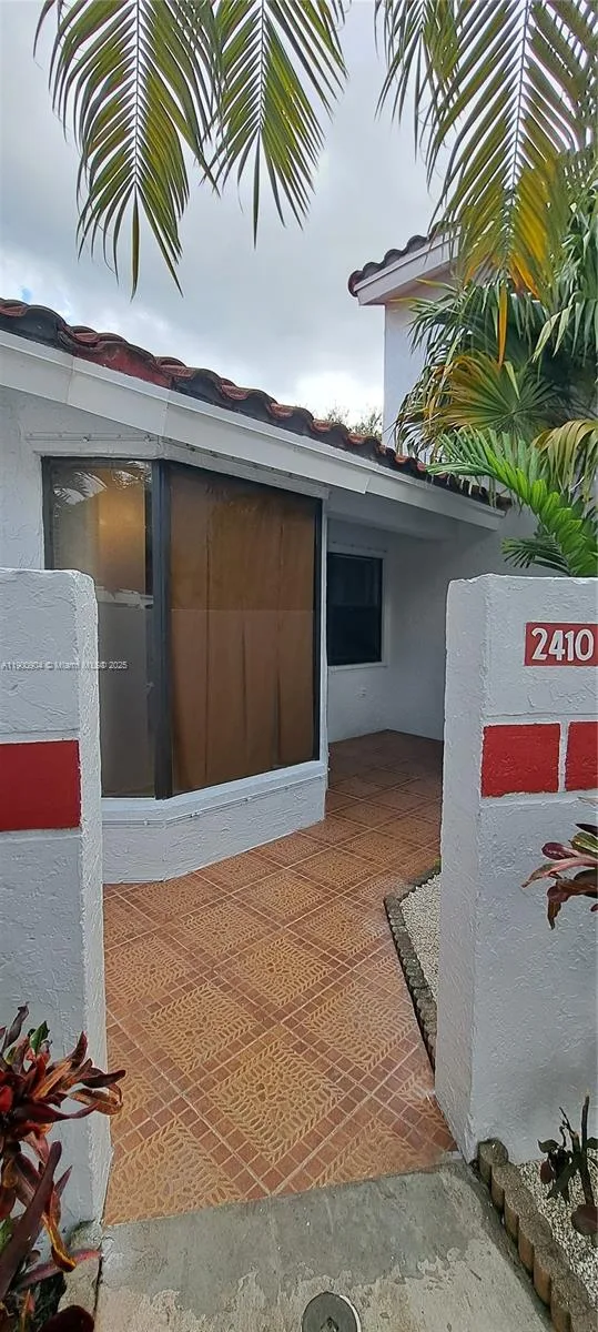 2410 San Remo Cir, Homestead, FL 33035 photo 3
