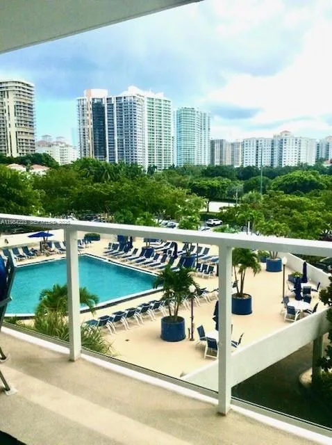 3701 N Country Club Dr # 504, Aventura, FL 33180 photo 2