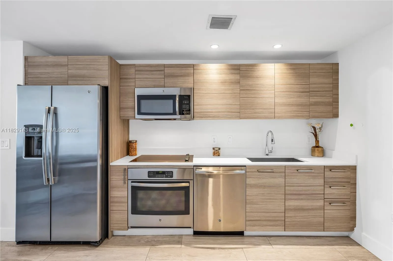 121 NE 34th St # 1514, Miami, FL 33137 photo 5