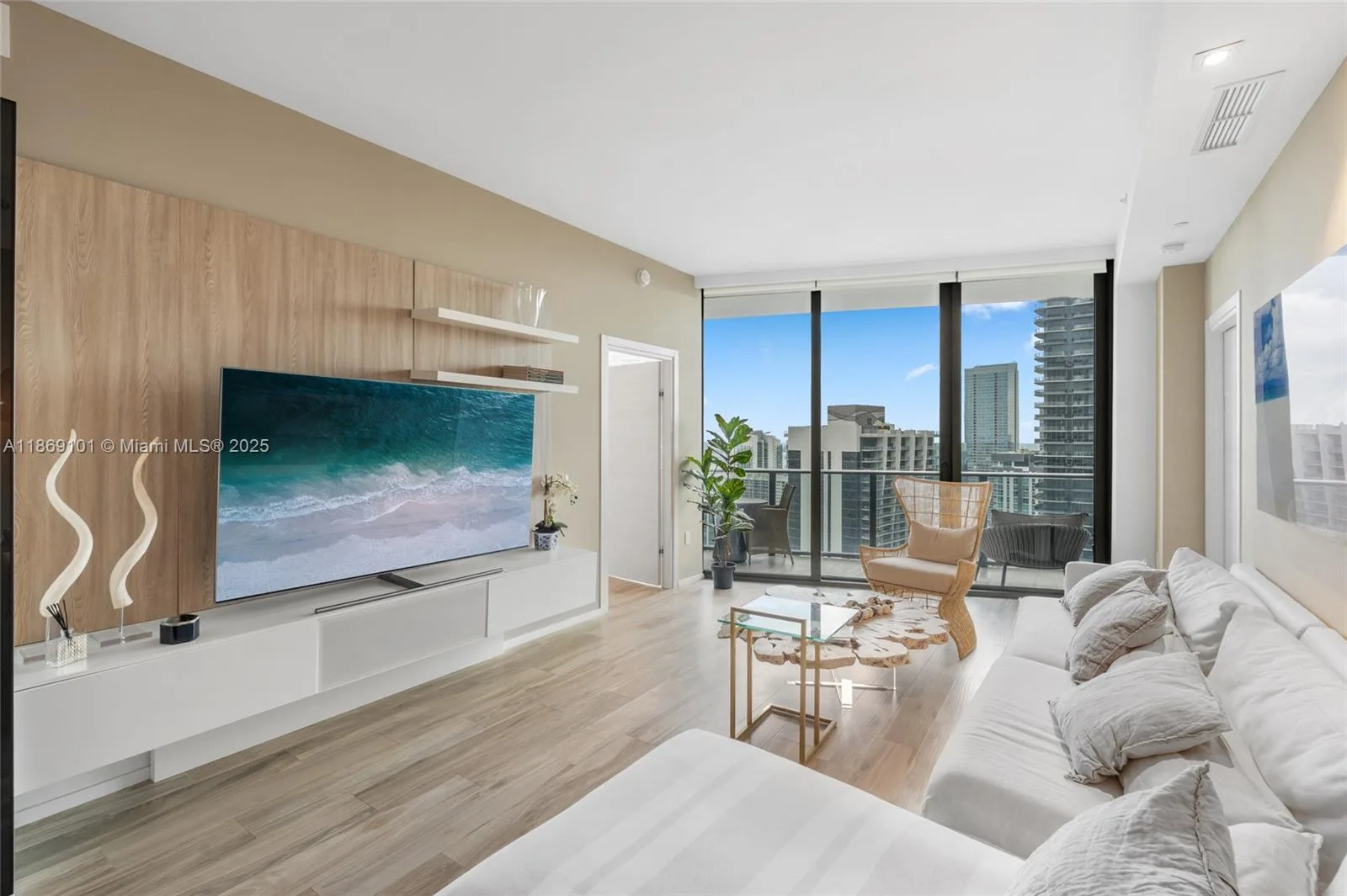801 S Miami Ave # 4802, Miami, FL 33130
