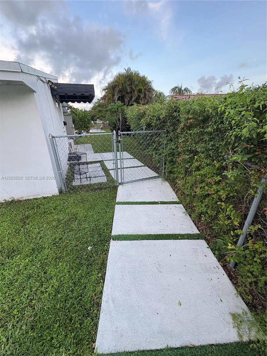 8010 SW 99th Ave # n/a, Miami, FL 33173