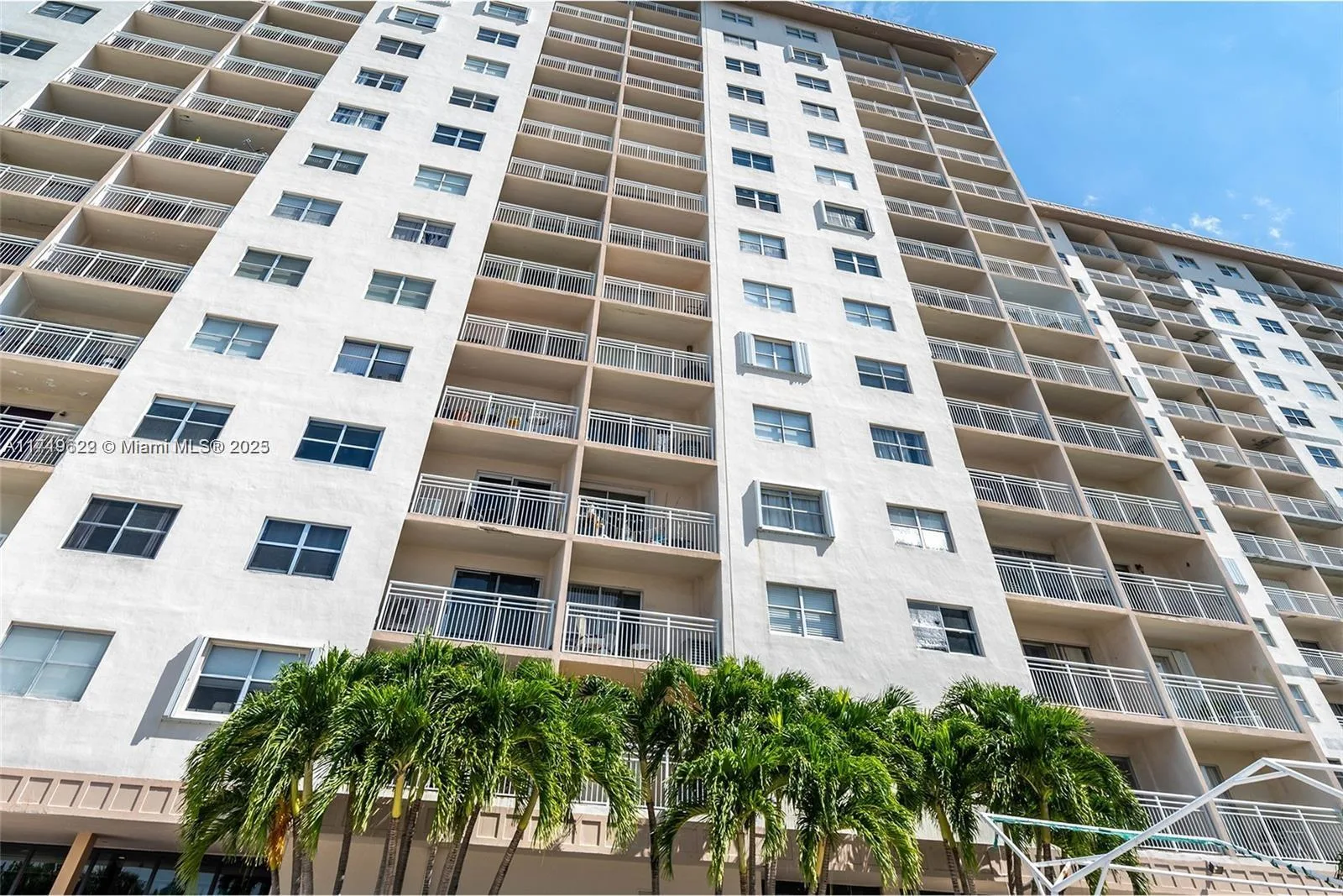 400 Kings Point Dr # 1003, Sunny Isles Beach, FL 33160