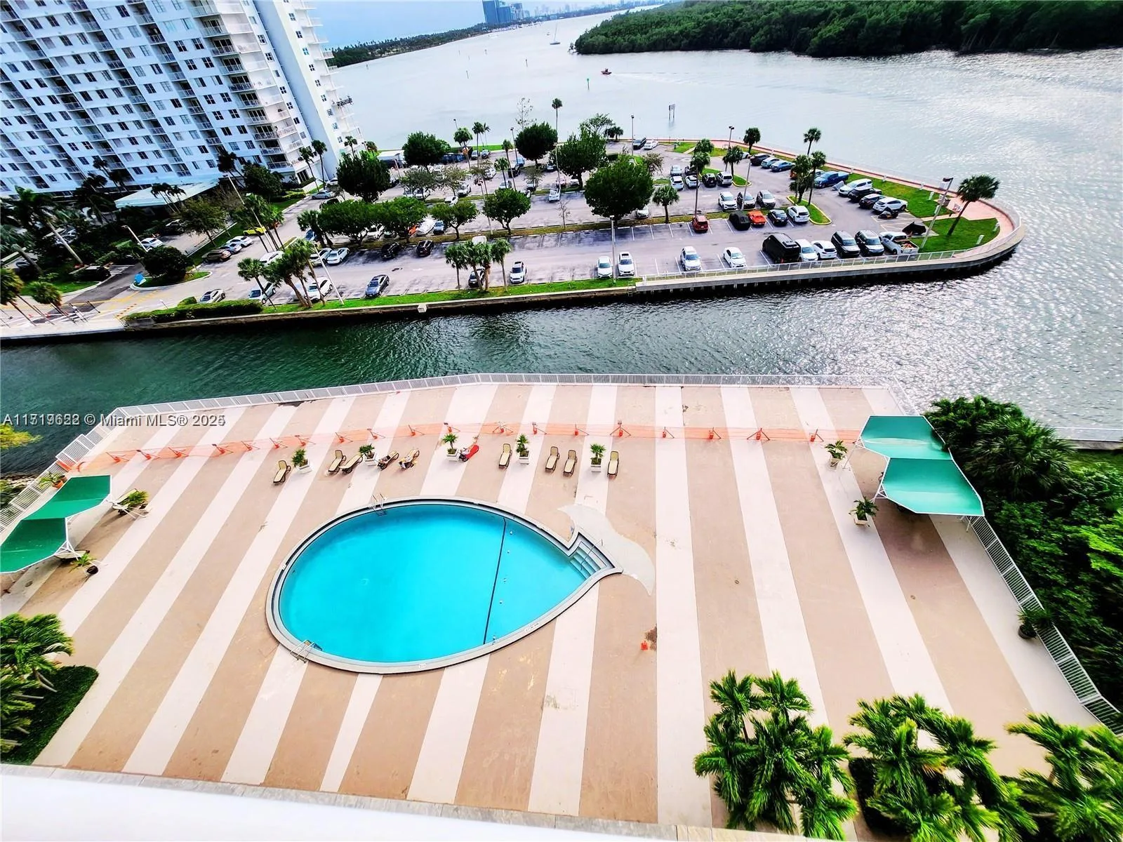 400 Kings Point Dr # 1003, Sunny Isles Beach, FL 33160 photo 13