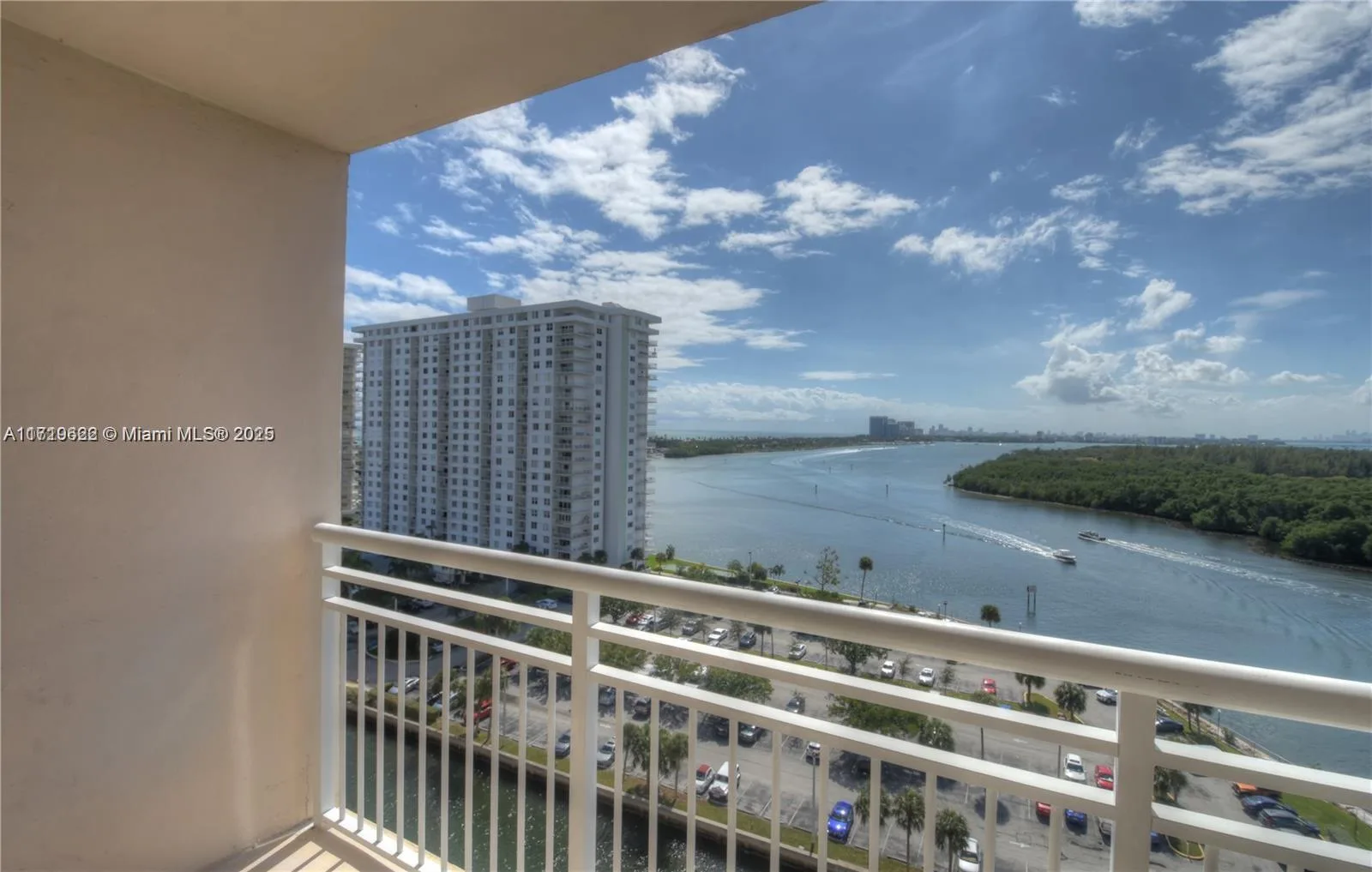 400 Kings Point Dr # 1003, Sunny Isles Beach, FL 33160 photo 4