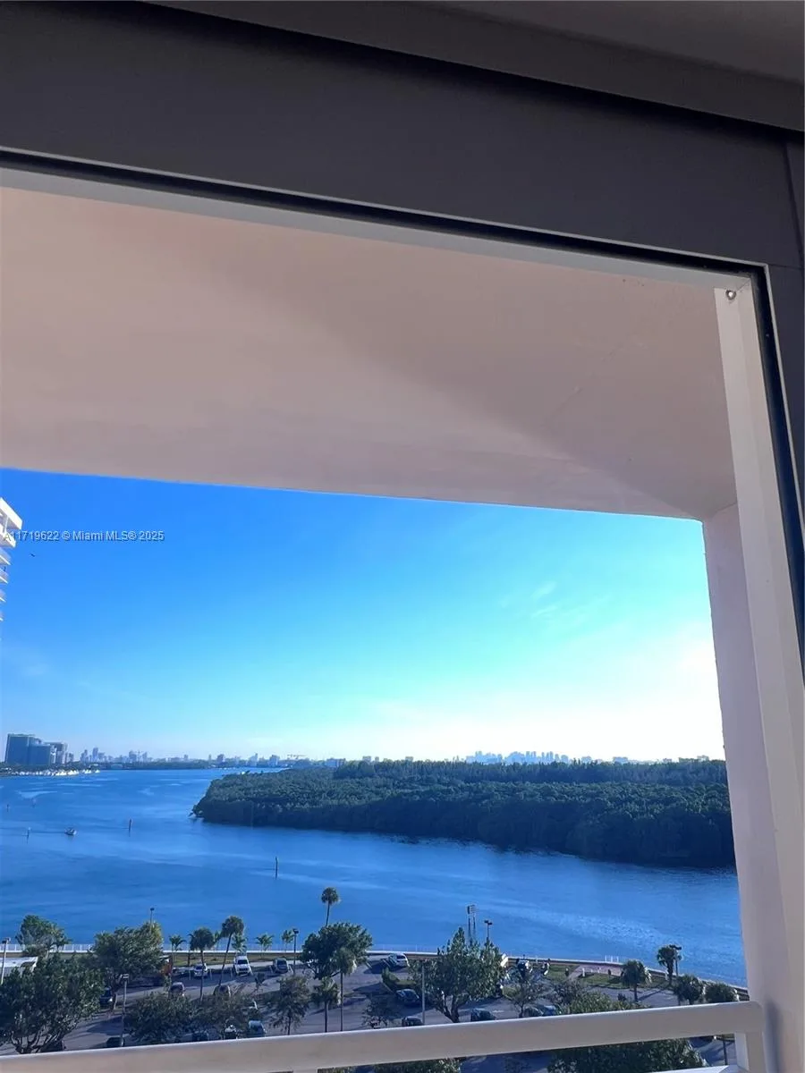 400 Kings Point Dr # 1003, Sunny Isles Beach, FL 33160 photo 6