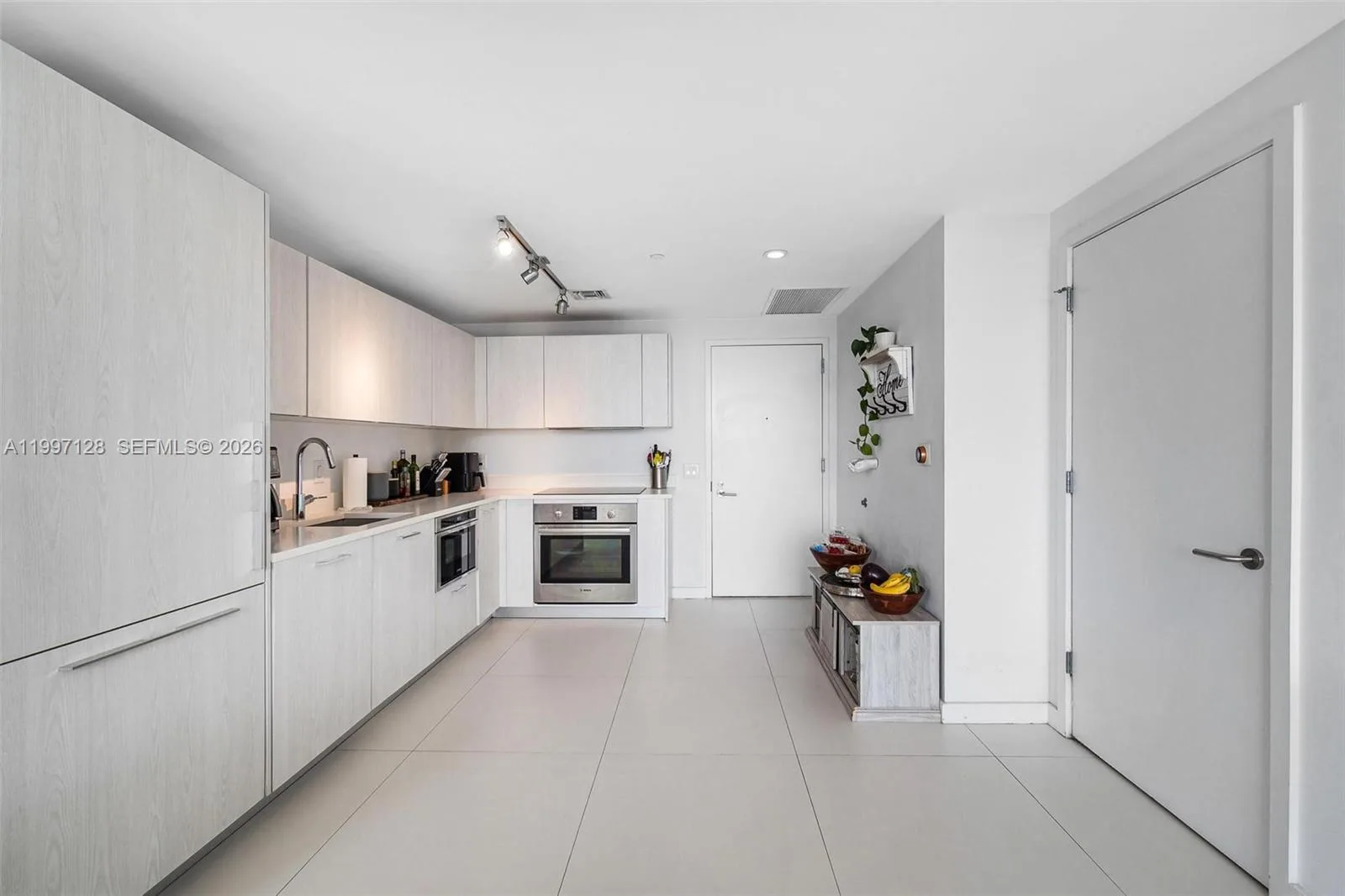 501 NE 31st St # 3009, Miami, FL 33137 photo 2