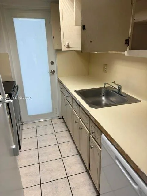 2430 NE 135th St # 102, North Miami, FL 33181 photo 13
