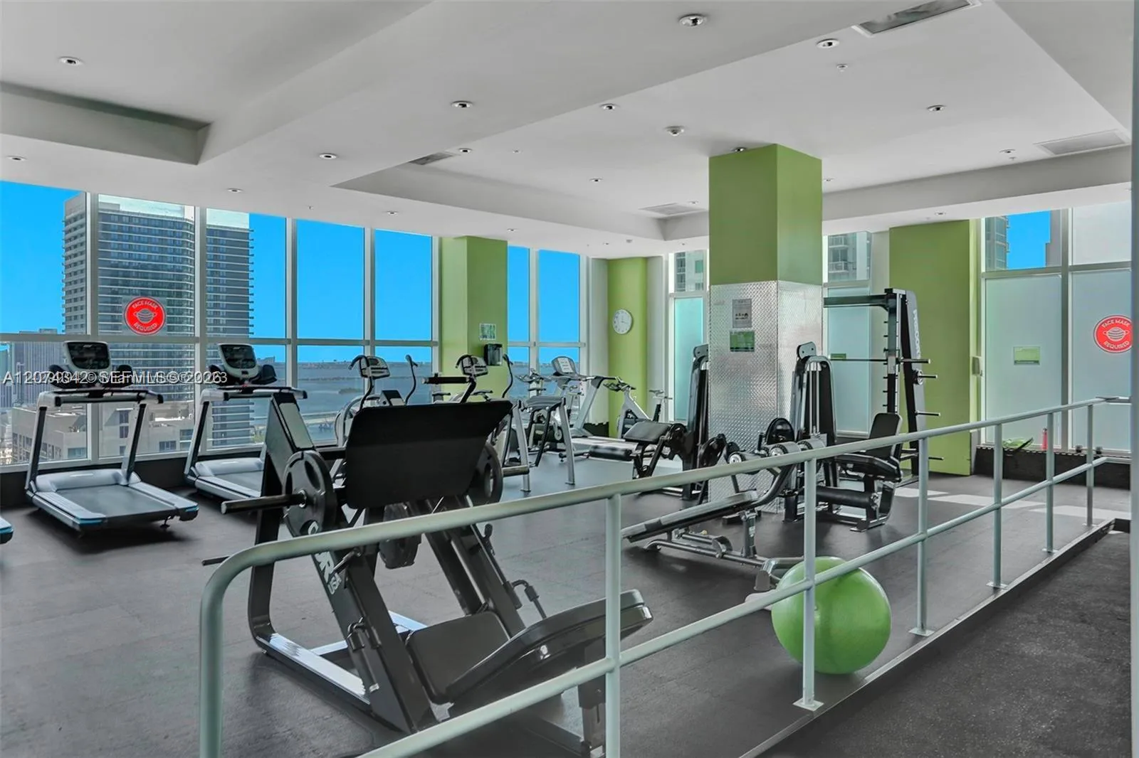 133 NE 2nd Ave # 2419, Miami, FL 33132 photo 4