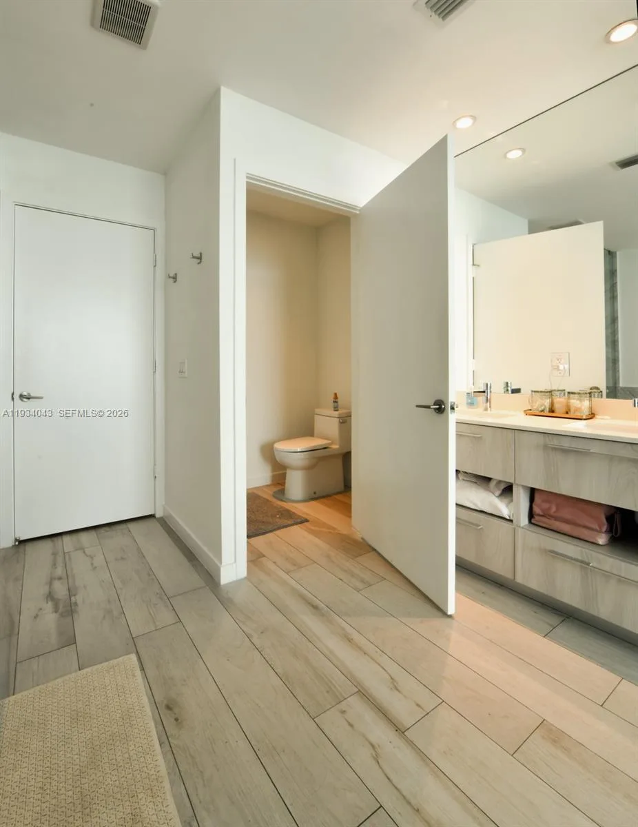 480 NE 31st St # 3404, Miami, FL 33137 photo 8