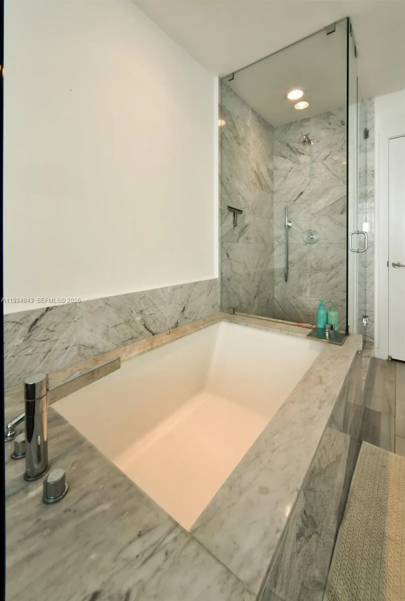 480 NE 31st St # 3404, Miami, FL 33137 photo 9